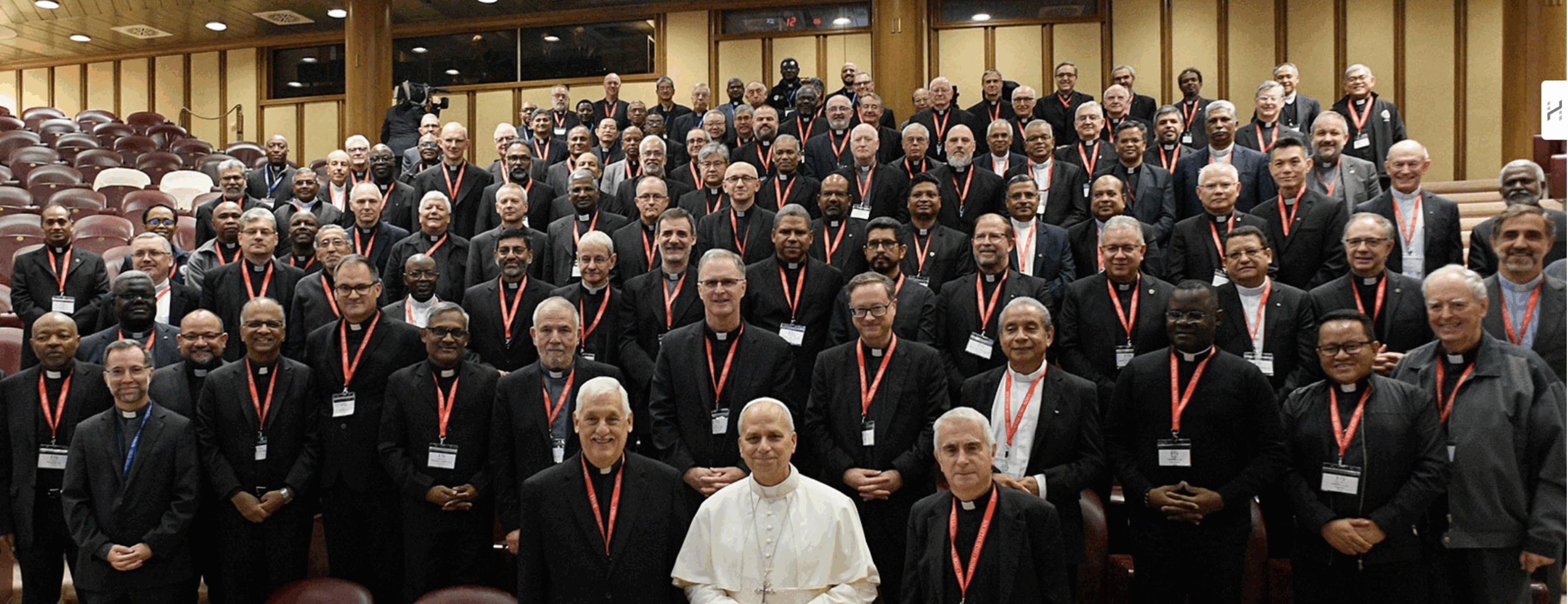 %40Vatican%20News%20-%20Papa%20Le%C3%A3o%20com%20o%20Padre%20Geral%2C%20Arturo%20Sosa%20e%20os%20Superiores%20Maiores%20da%20Companhia%20em%20foto%20de%20grupo