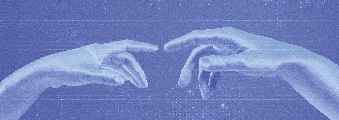 Fundo azul com elementos de transformação digital em IA, incluindo mãos robóticas buscando-se uma à outra, sem se tocar, evocando a pintura da Capela Sistina, por Miguel Ângelo, intitulada "A Criação de Adão"