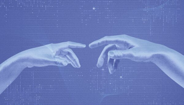 Fundo azul com elementos de transformação digital em IA, incluindo mãos robóticas buscando-se uma à outra, sem se tocar, evocando a pintura da Capela Sistina, por Miguel Ângelo, intitulada "A Criação de Adão"