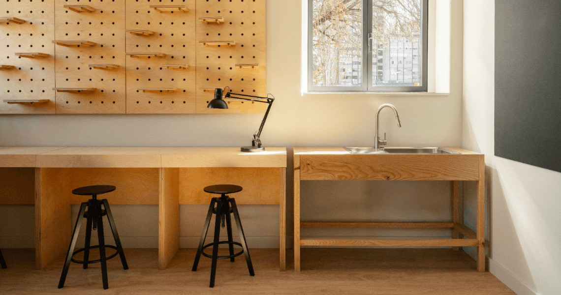 Atelier%20%C3%A9%20um%20espa%C3%A7o%20para%20criar%20e%20experimentar%2C%20pois%20a%20dimens%C3%A3o%20est%C3%A9tica%20tamb%C3%A9m%20%C3%A9%20fundamental%20na%20vida%20humana.
